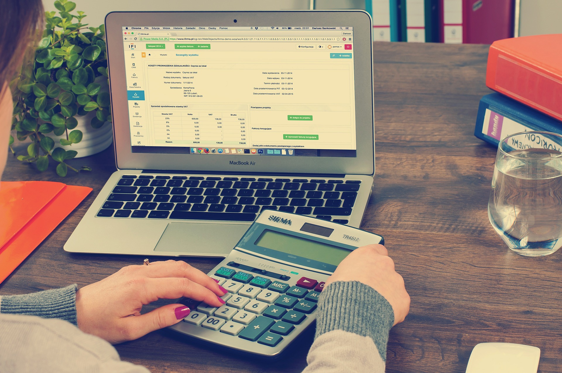 What’s the difference between a bookkeeper and an accountant?